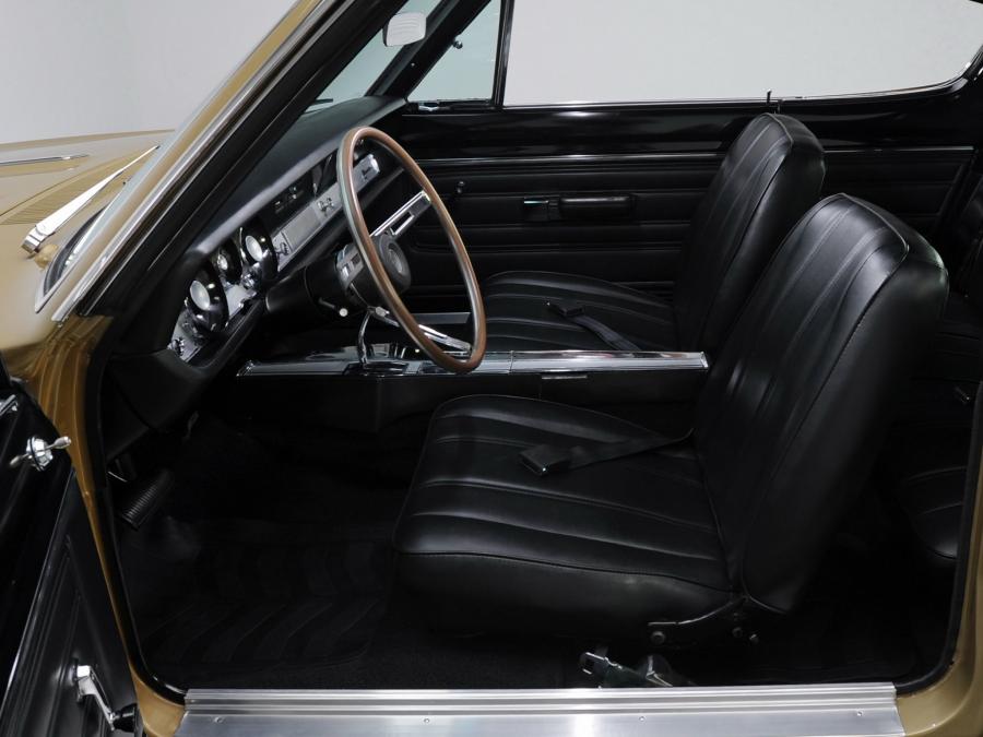 Интерьер Plymouth Barracuda Formula S Fastback (BH29) 1968 года  (фото 16 из 21)